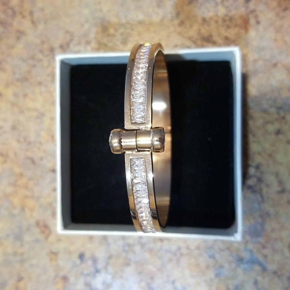 Stainless steel magnetic closure gold colored bracelet with rhinestones, NWOT